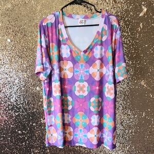 Vibrant Geometric Print Women's Short Sleeve Top
